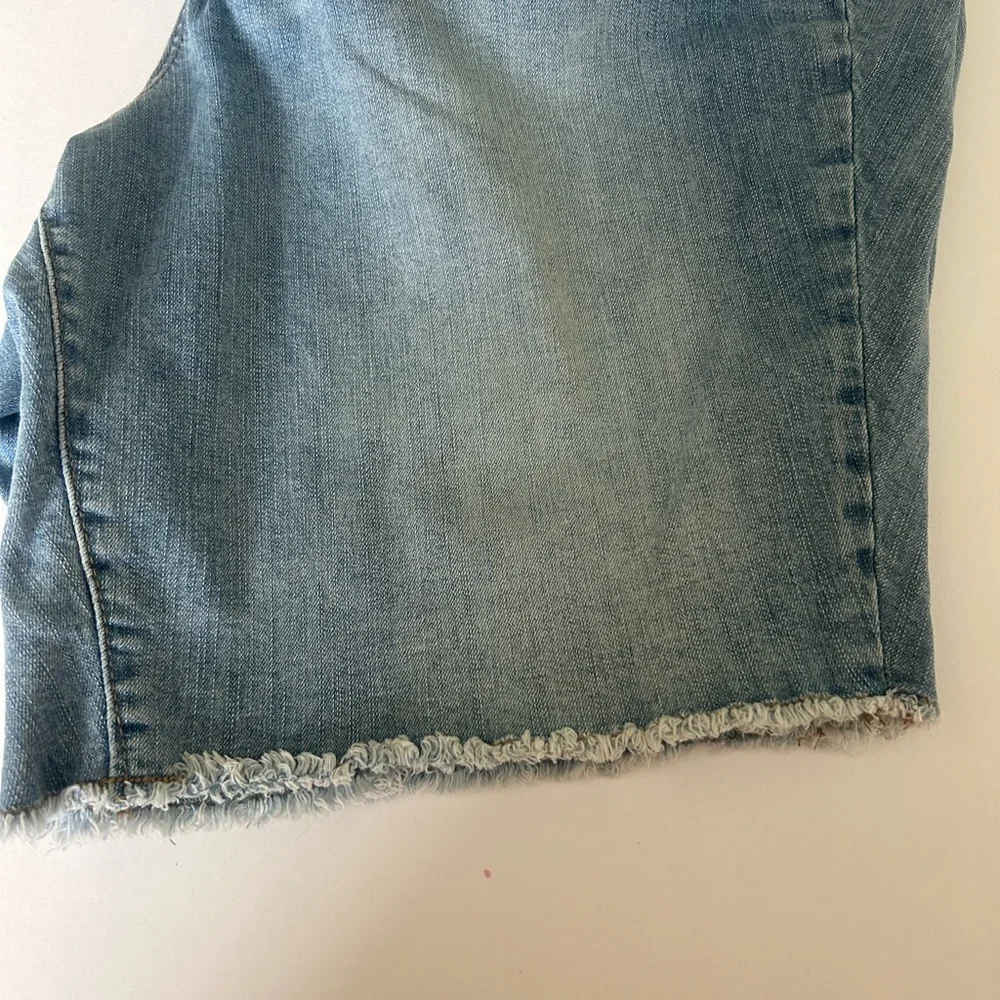 Torrid Cut Off Shorts Women's Plus Size 24 Light‎ Blue Denim Raw Hem Stretch